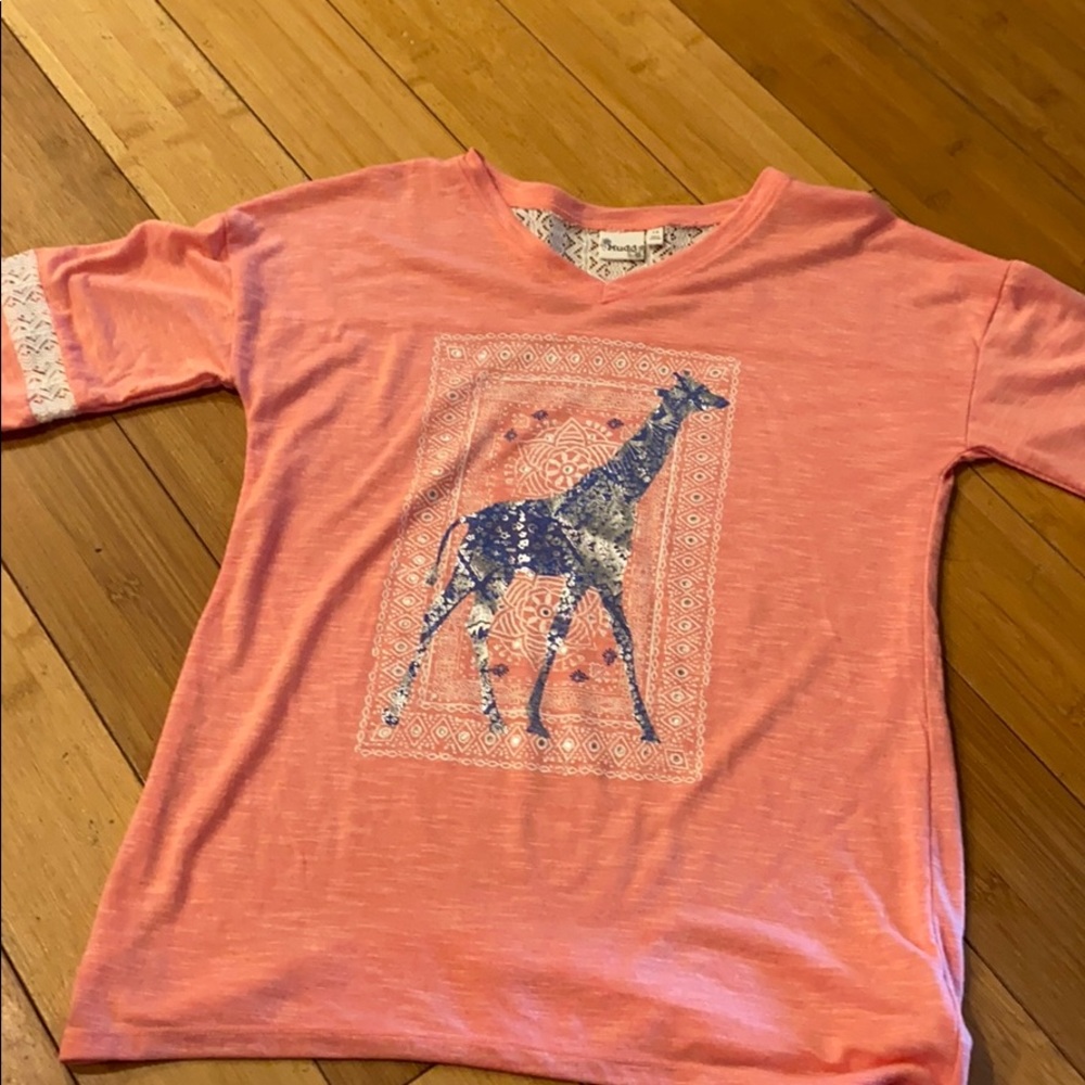 Coral giraffe tee with detailed back and sleeves